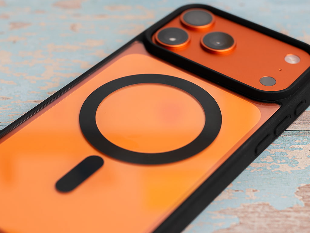 Vysoce odolný kryt s Magsafe na iPhone 17 Pro Max - Černý lifestyle 3